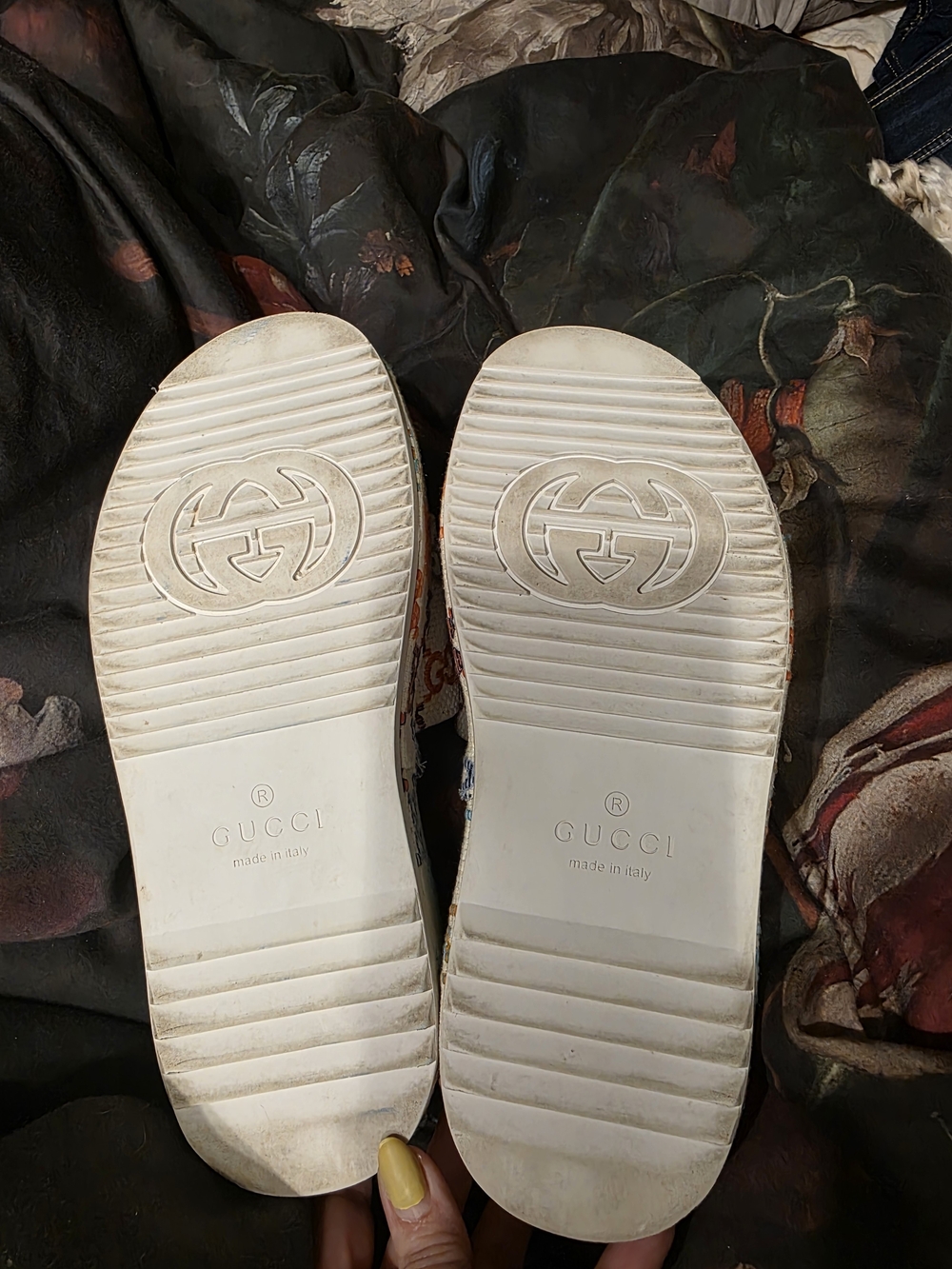 Please Read Description Gucci White Slides with GG Pattern - Picture 6 of 6